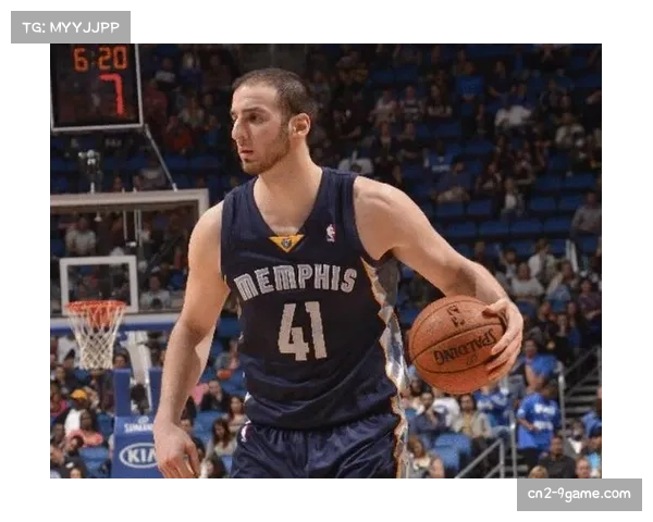 辽宁队莱迪25+15大号两双 替补出场提供内线攻防重要支撑